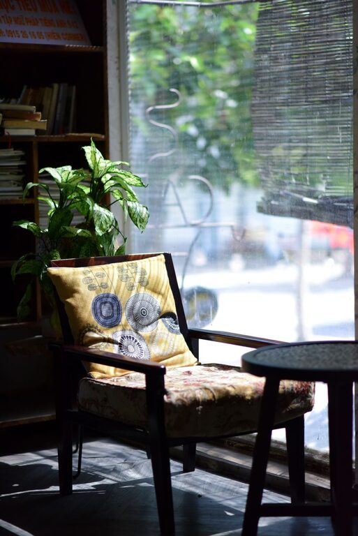 Tips for Creating a Cozy and Inviting Reading Nook in Your Home
